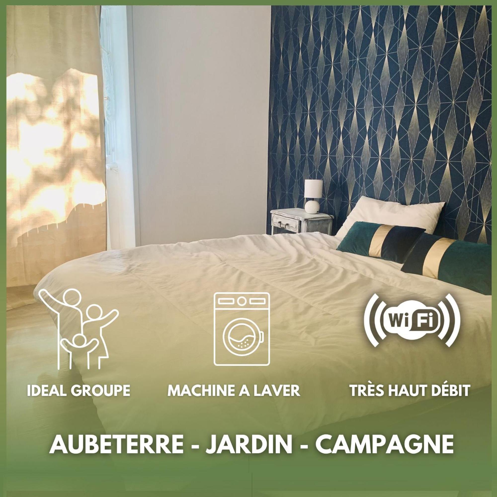 Maison 2 Chambres- Grand Jardin-Wifi - Au Coeur Du Village Aubeterre -Visites- Conciergerie J&N エクステリア 写真